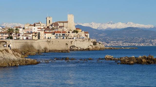 Comment se rencontrer à Antibes